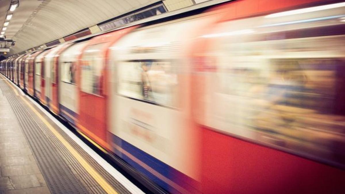 magistrala 2 de metrou blocata