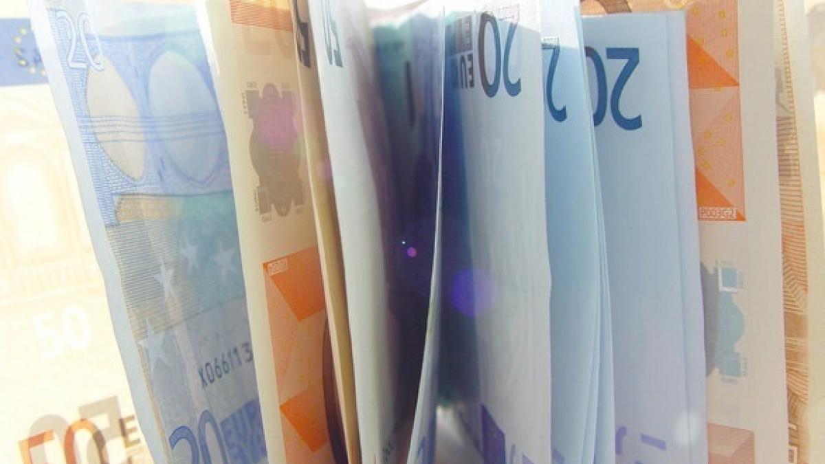 curs valutar euro lei dolar