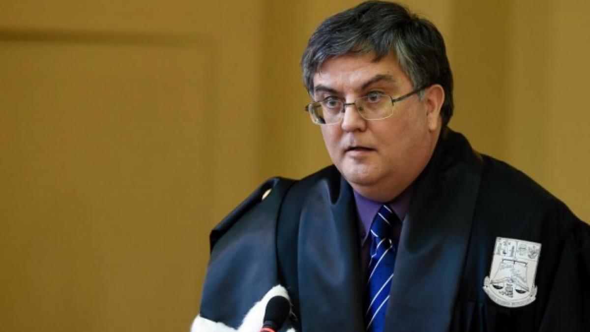 presedintele elevilor din romania vrea sa dea in judecata ministerul educatiei pragul de 0 5 puncte