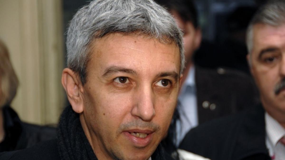 dan diaconescu pasa in puscarie este senzational ce a pus la cale impreuna cu mai multi puscariasi