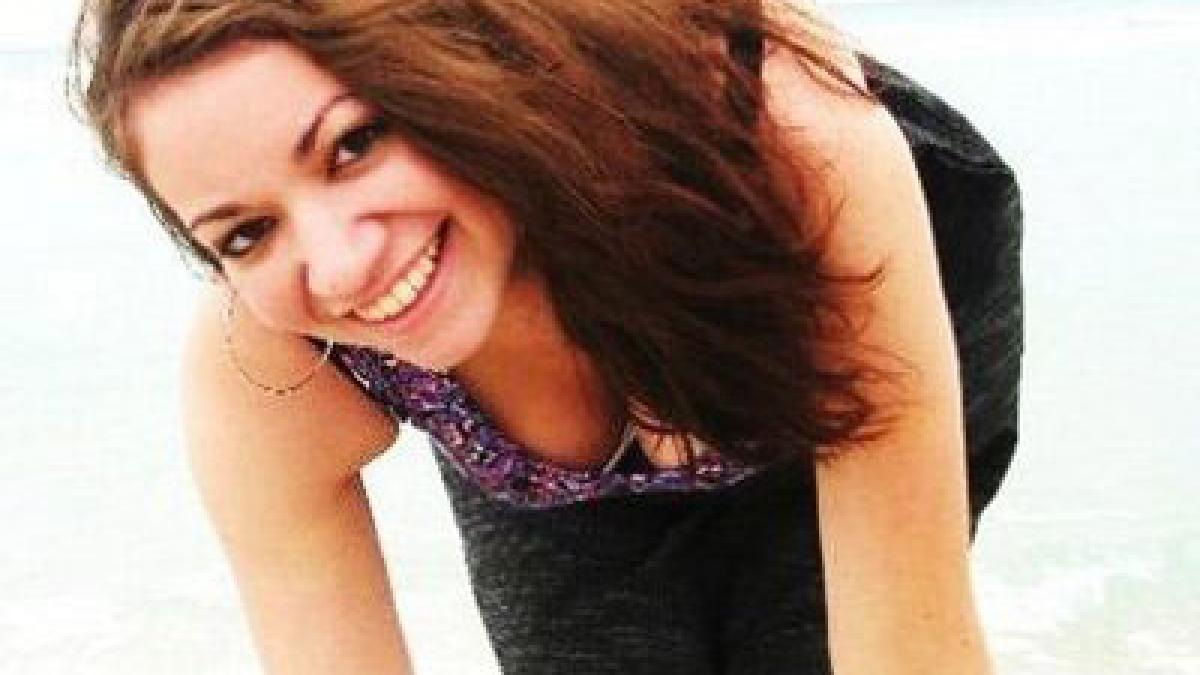 studenta asta nu a facut niciodata sex trebuie sa vezi cum arata si de ce nimeni nu o vrea