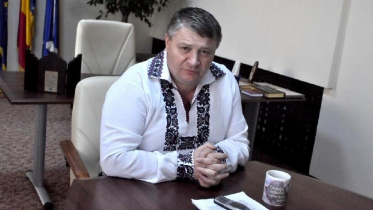 fostul presedinte al consiliului judetean botosani florin turcanu ramane dupa gratii