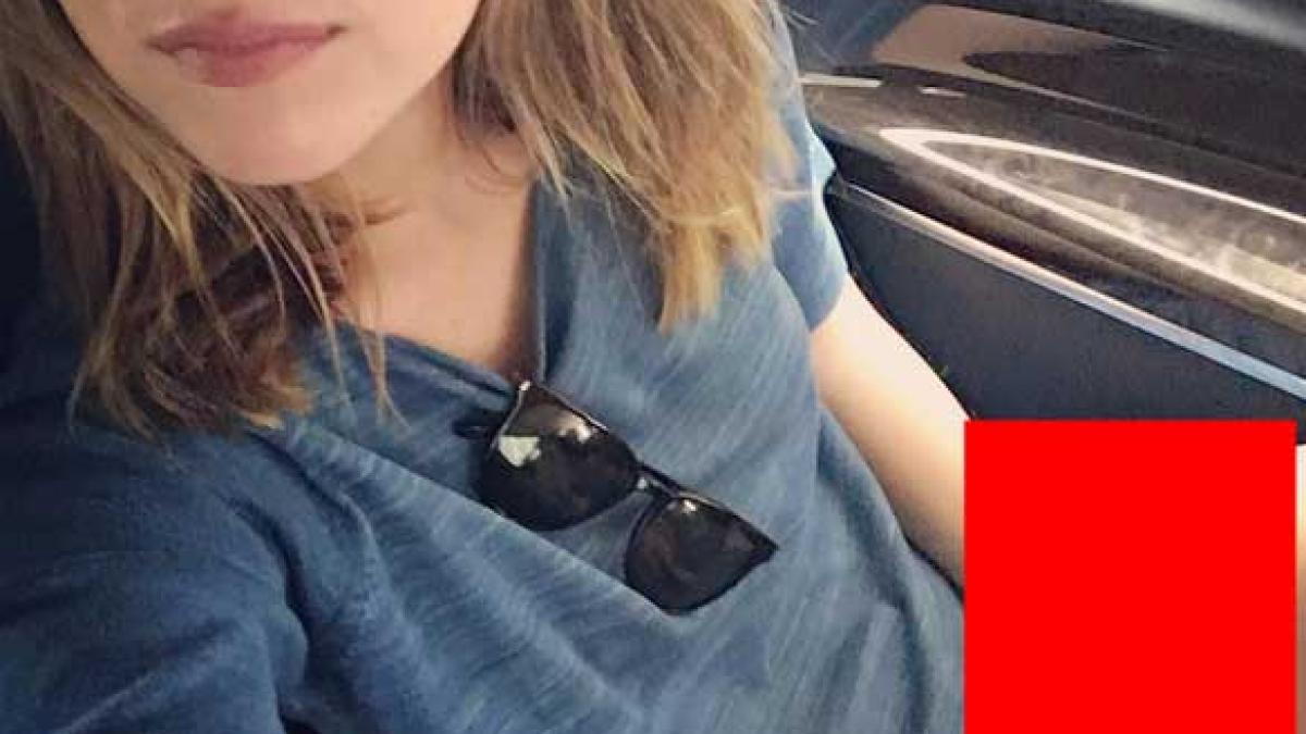 o mare vedeta s a pozat asa ce avea intre picioare de toti fanii au sarit in sus