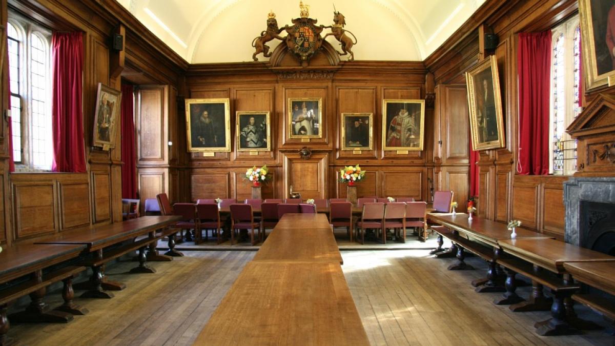 ingrijorari privind accesul studentilor romani la educatia din marea britanie tinerii nu trebuie sa