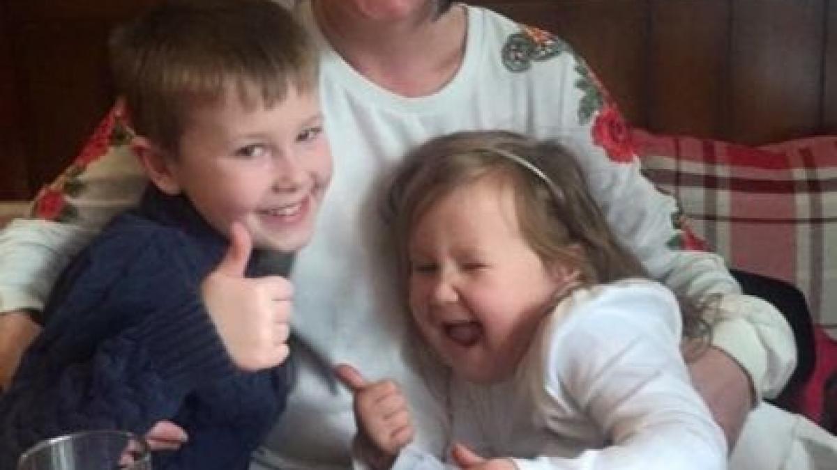 mama a murit intr o vineri ce a facut baietelul de 8 ani cu putin timp inainte ca femeia sa si dea