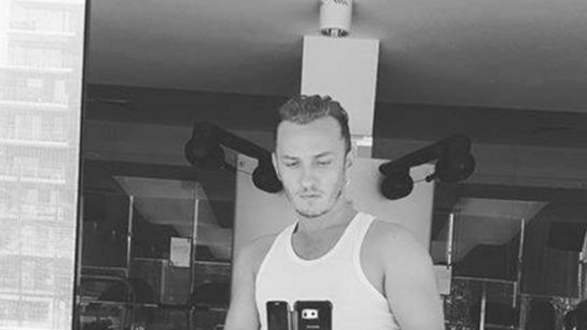 mihai traistariu s a saturat de prieteni falsi isi ia traista n bat si pleaca