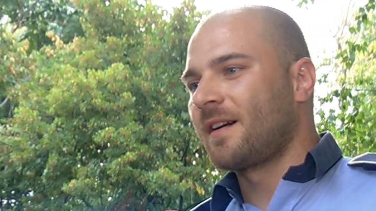 operatiune dramatica de salvare copil salvat de la inec de un politist