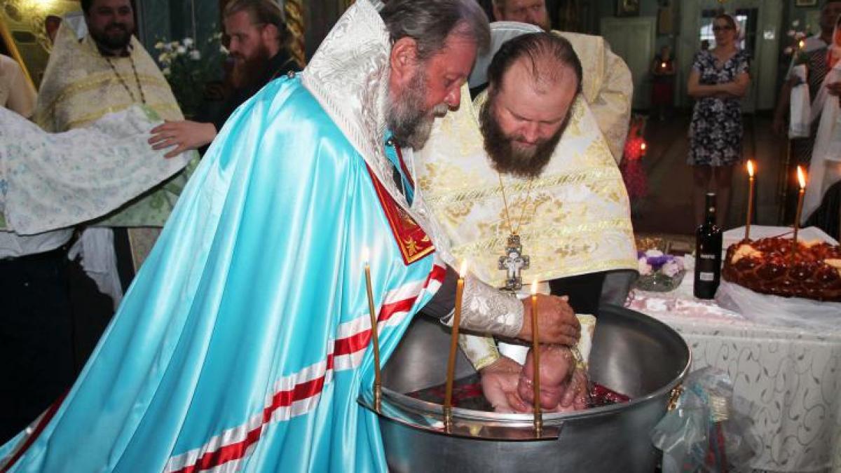promotie la botezuri fiecare al patrulea copil botezat de mitropolit