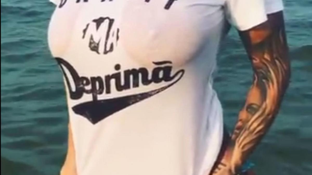 wow cum a aparut roxana vancea la malul marii toata plaja se uita la ea