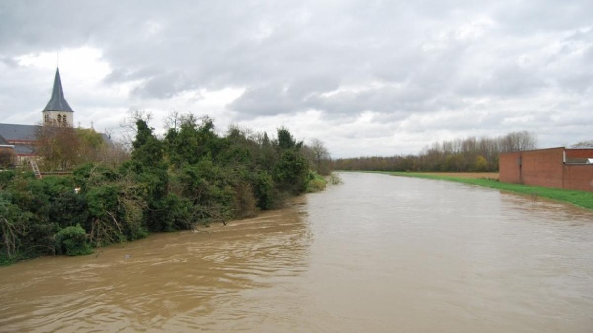 cod galben de inundatii in cinci judete