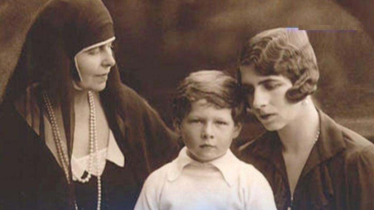 fosta resedinta a reginei elena scoasa la vanzare cum arata si cat costa apartamentul regal