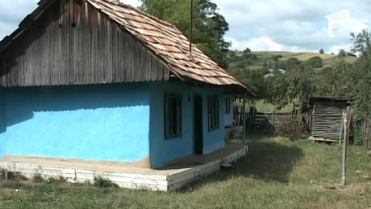 o batrana de 79 de ani a fost batuta violata si talharita de un vecin