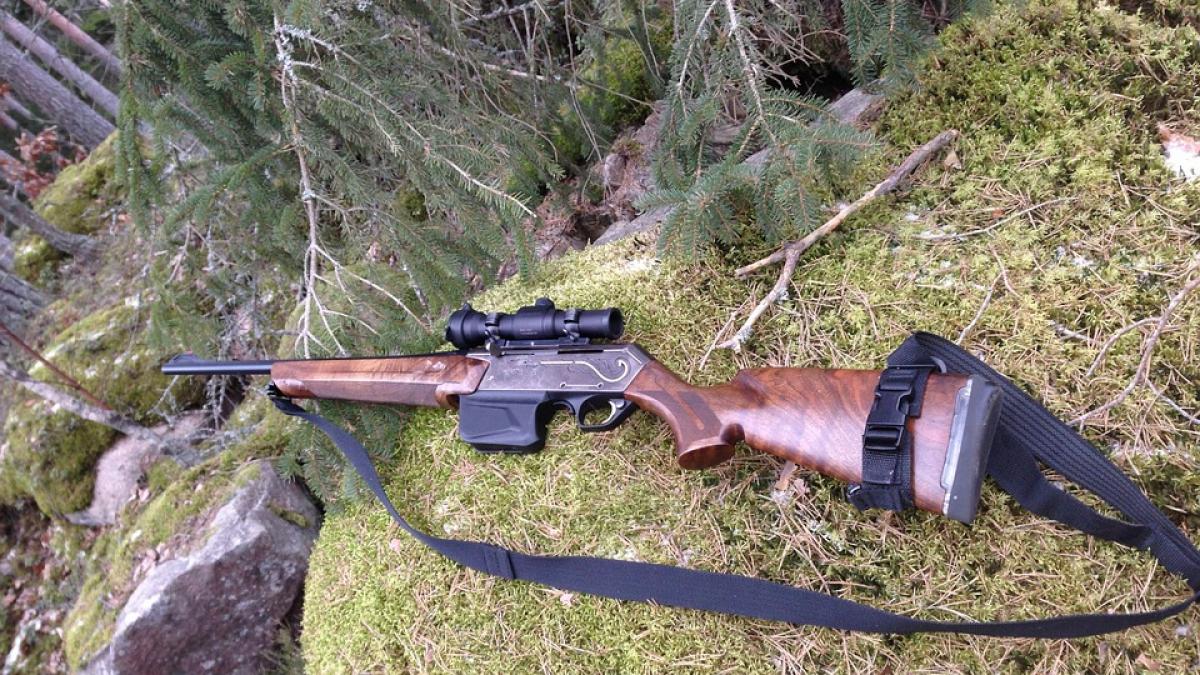 Răsturnare de situație în cazul șefului SPP, Lucian Pahonțu, acuzat de un subordonat că a împușcat un om la vânătoare. Parchetul dă un răspuns uluitor în acest caz