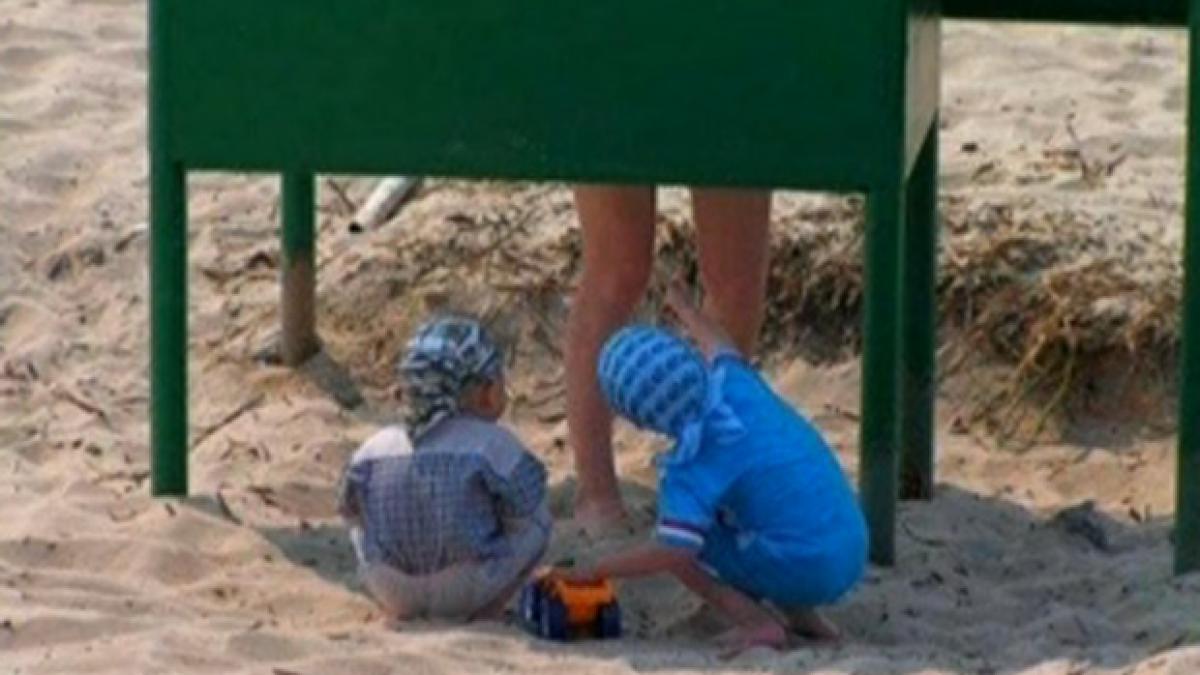 deziluzia optica cu manuta in nisip sau avantajele copilariei