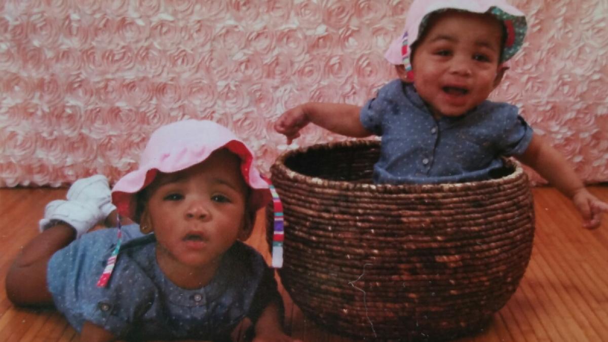 oamenii au auzit tipete apoi au vazut un barbat care alerga disperat spre masina ce au patit aceste