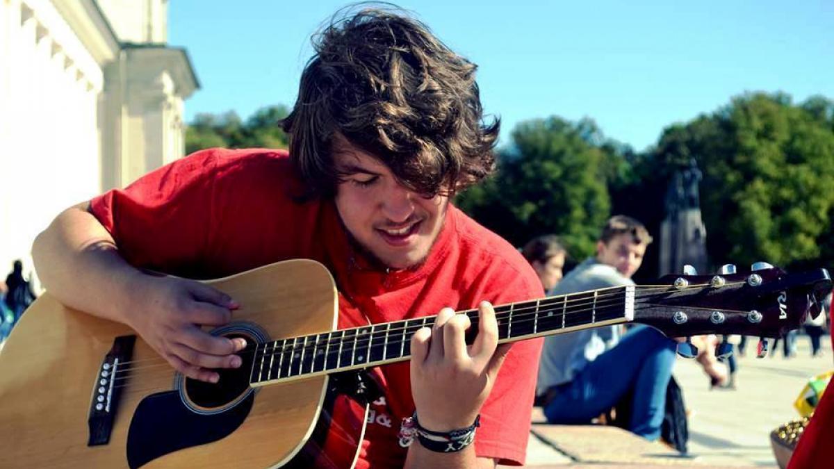 am o urgenta nevoie sa respir singur silviu ciocanelli unul dintre ranitii din colectiv a revenit