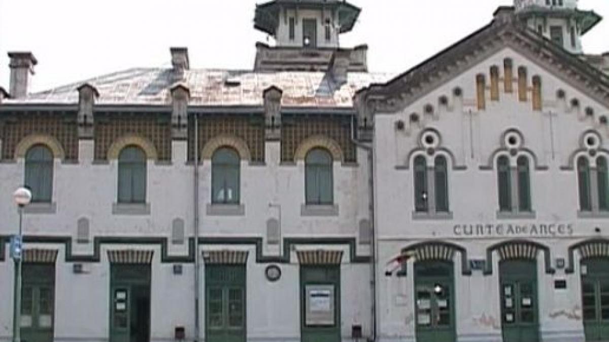 cortegiul reginei ana nu va poposi in gara de la curtea de arges monumentul este intr o stare