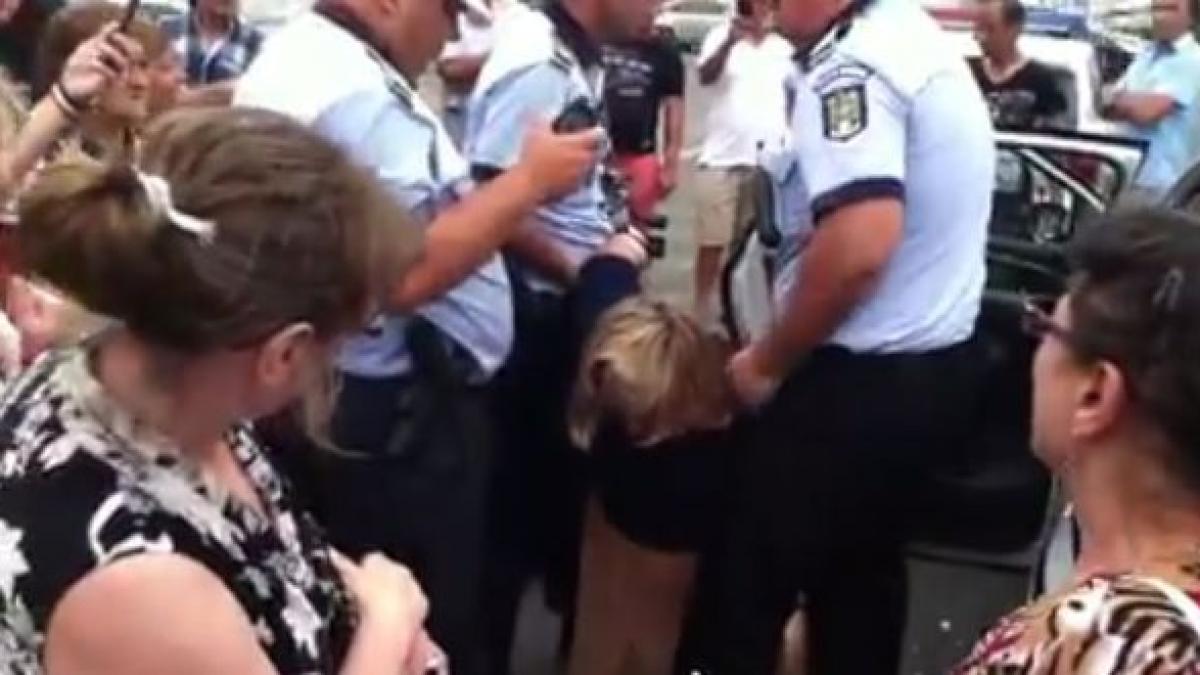 femeie politisti bucuresti centru exces