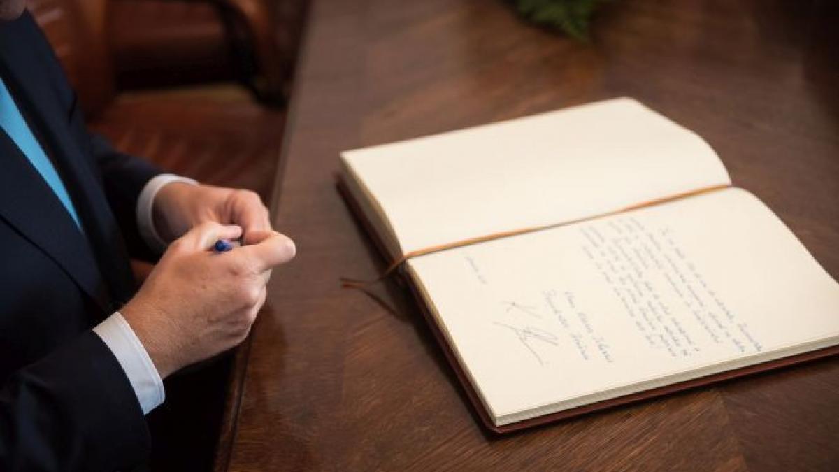 mesajul scris de presedintele iohannis in cartea de condoleante pentru regina ana