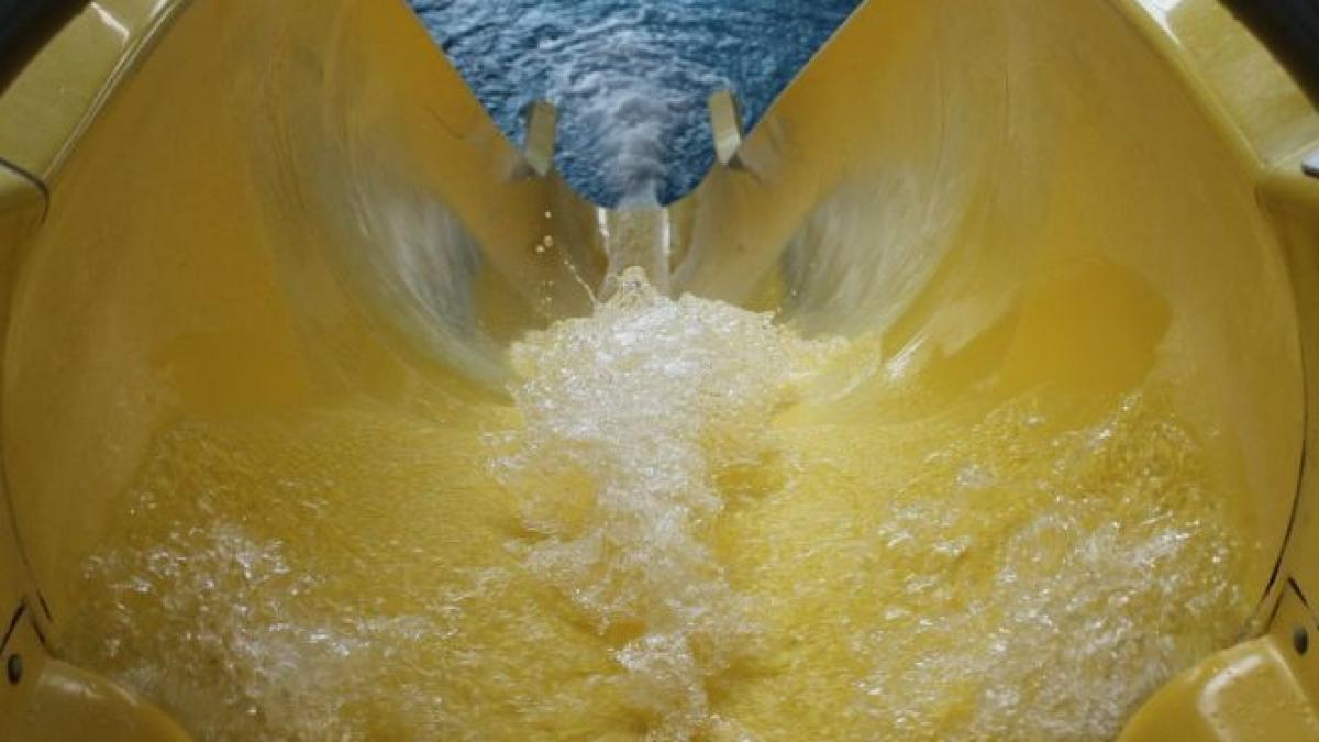 un baiat de 10 ani a murit intr un accident survenit pe cel mai inalt tobogan acvatic din lume