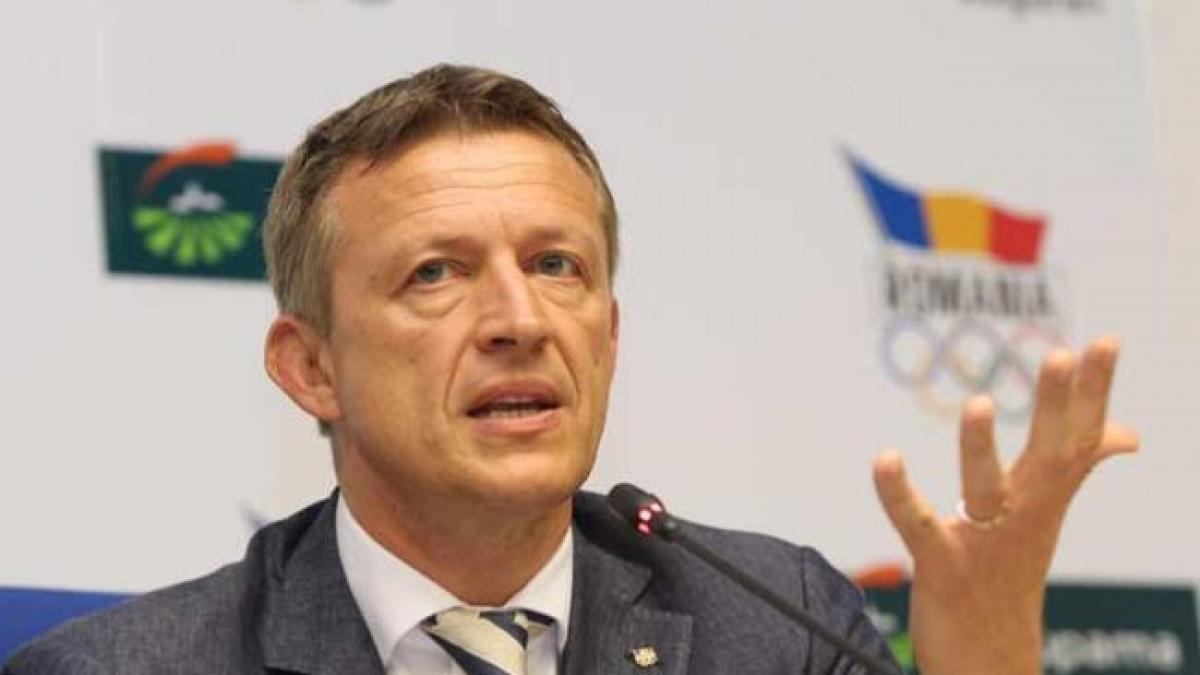 firma care ar fi contrafacut echipamentul sportivilor romani la rio 2016 fondata de de octavian