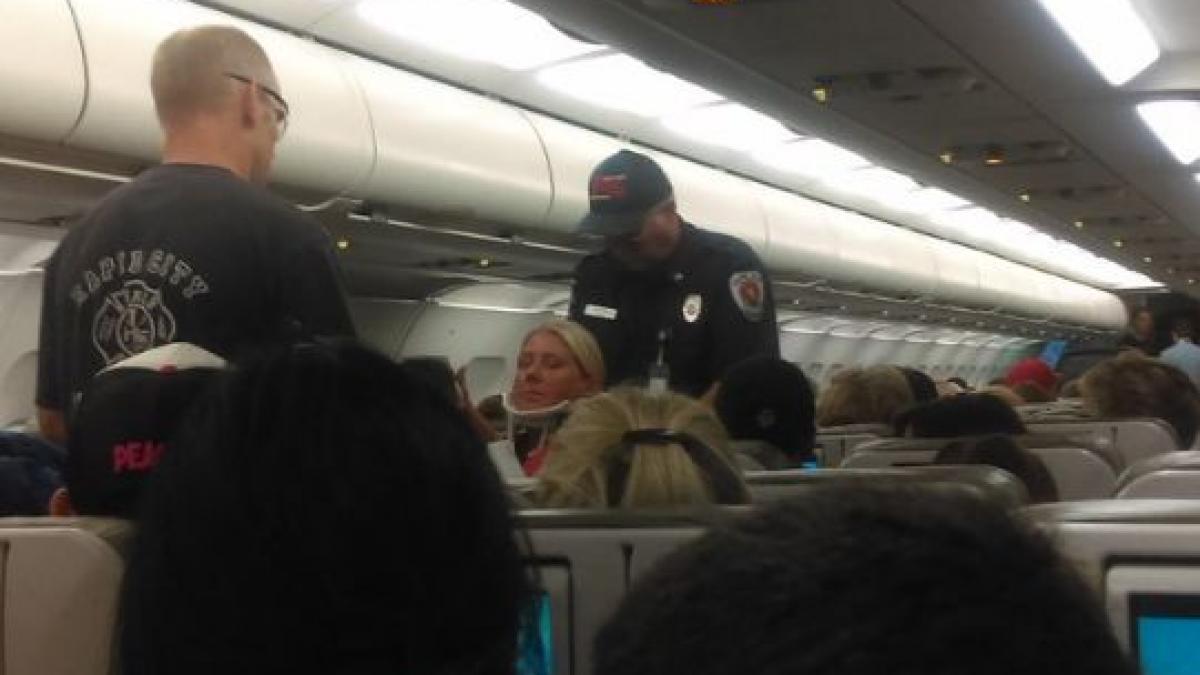 zeci de raniti la bordul unui avion de pasageri oamenii pur si simplu zburau prin cabina