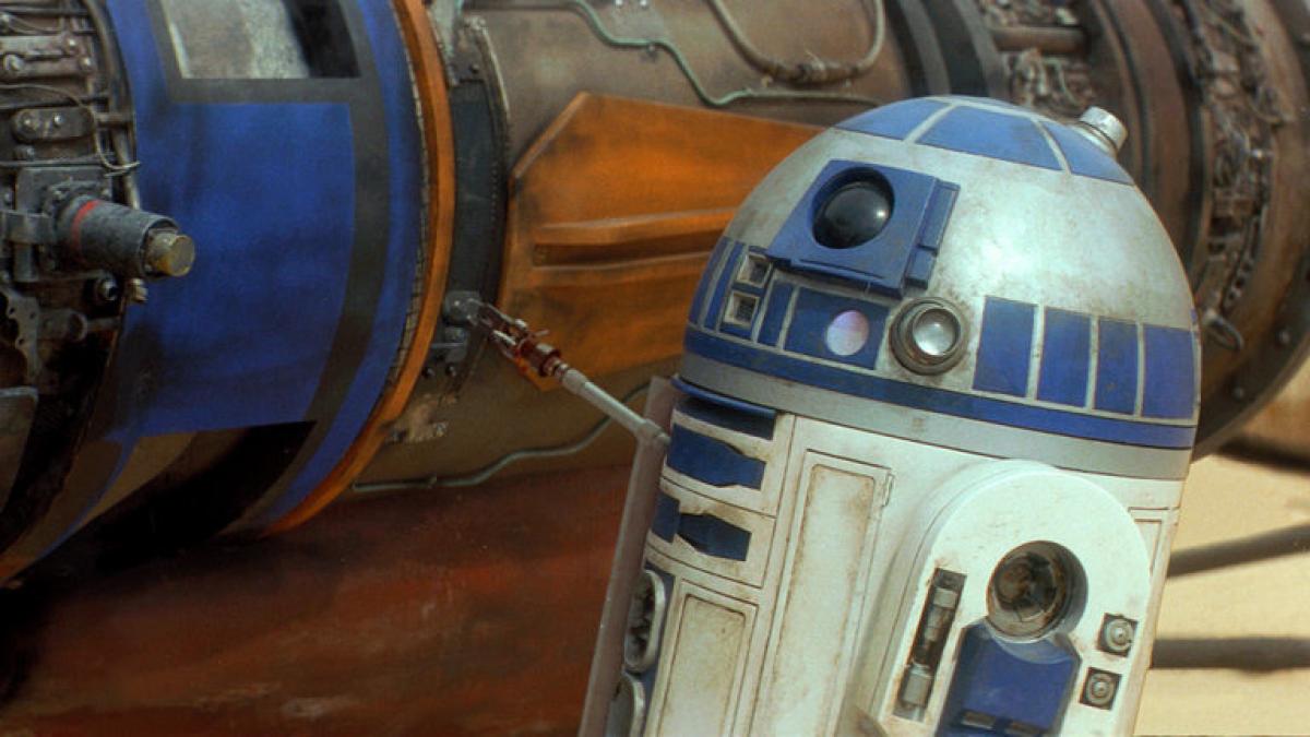 actorul care l a jucat pe robotul r2 d2 in seria star wars a murit