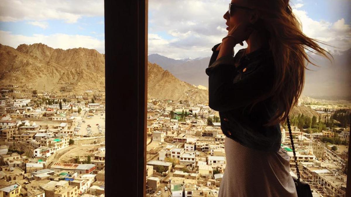 salman khan si iulia vantur intalnire cu dalai lama