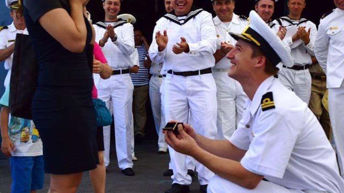 ce a putut sa faca astazi un marinar de ziua marinei toata lumea a inceput sa aplaude