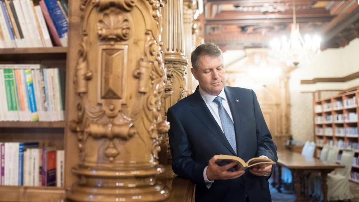 cartea lui klaus iohannis mandria romaniei la salonul de la beijing
