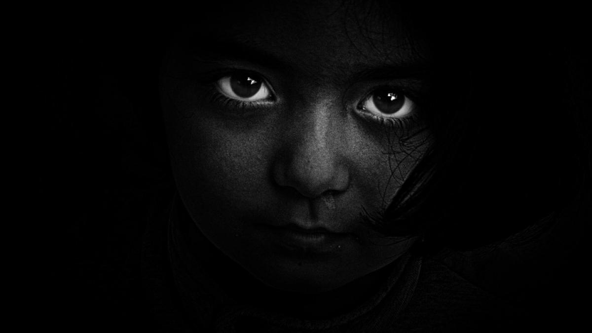 fiica mai mica le a spus ca si a facut o noua prietena la scoala cand au vazut cine era parintii au