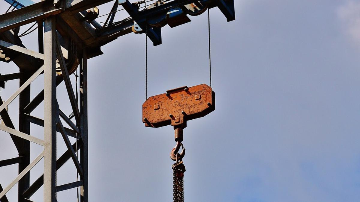 muncitor mort pe un santier din pitesti dupa un grav accident de munca