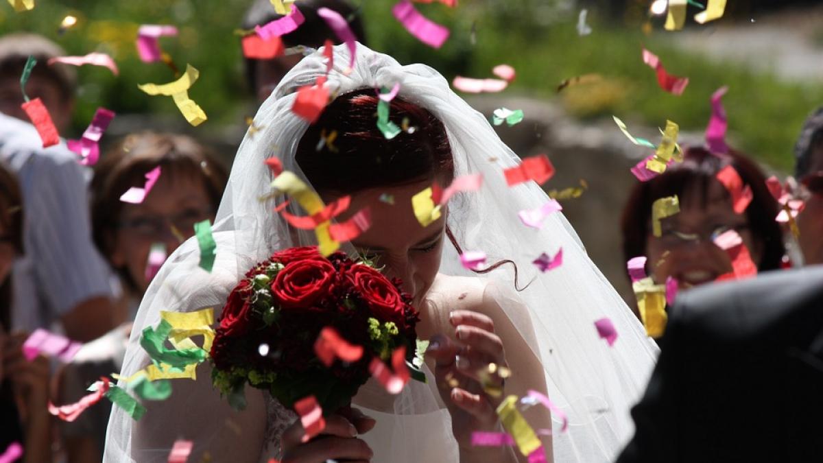 fratele acestei mirese a murit inainte de nunta familia ei nu s a putut opri din plans cand a vazut