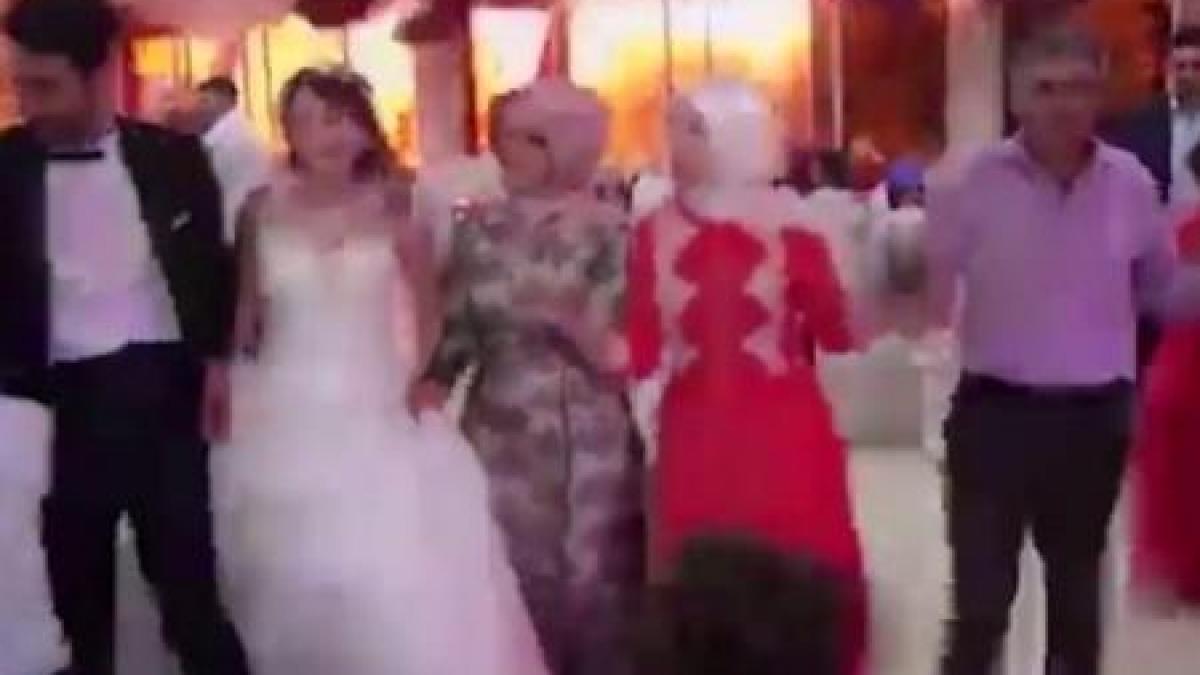 o nunta din turcia s a incheiat extrem de prost ce a urmat dupa ce o masina capcana a explodat in