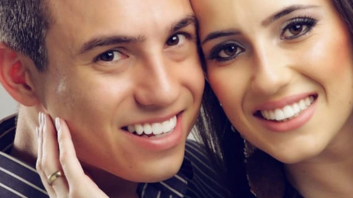 logodnica lui a murit intr un accident rutier dupa 4 ani s a uitat la poza logodnei lor si a vazut