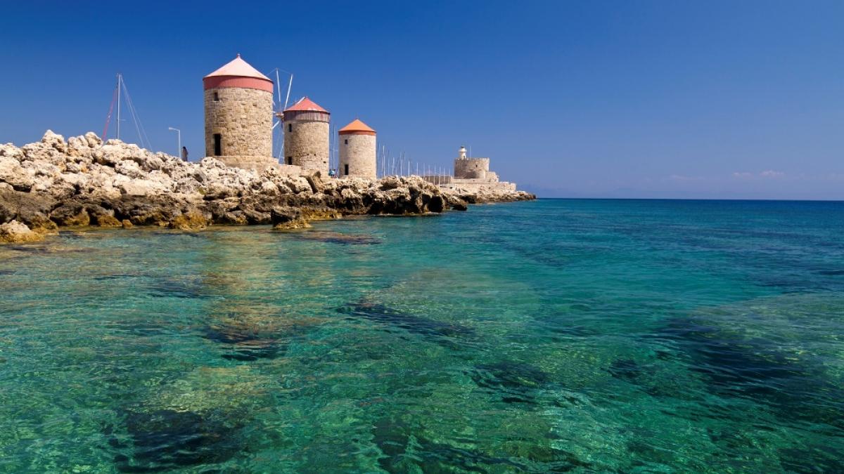 rhodos insula cu 300 de zile insorite pe an