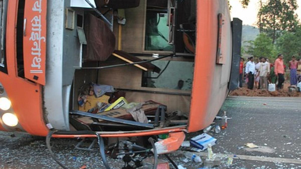 un autobuz plin cu oameni a fost spulberat de tren in germania