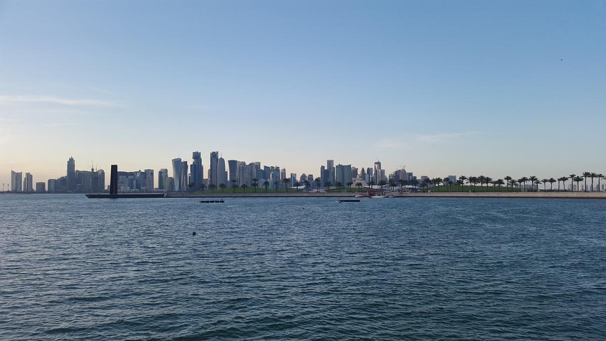 cea mai bogata tara din lume se prabuseste din cauza scaderii pretului petrolului si introduce taxe