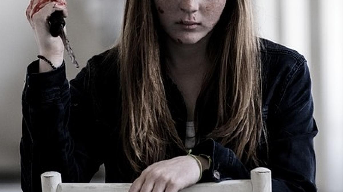 o minora din vaslui si a injunghiat iubitul cu 20 de ani mai in varsta