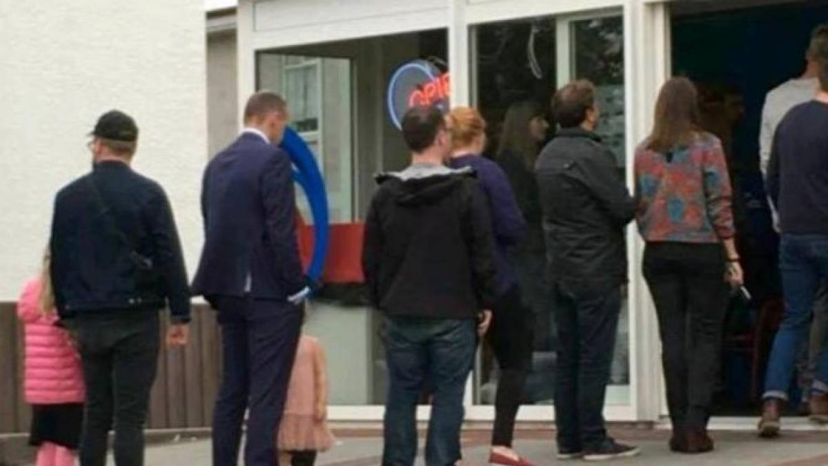 i s a facut pofta de pizza in drum spre palatul prezidential