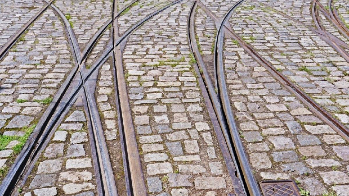 o linie de tramvai din ploiesti reabilitata cu peste 90 de milioane de lei nu poate fi folosita