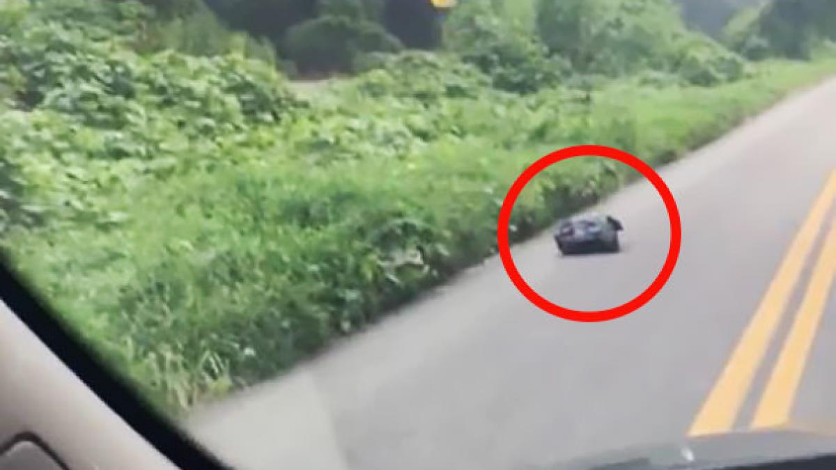 se ducea la serviciu cand a vazut o punga ciudata in mijlocul soselei