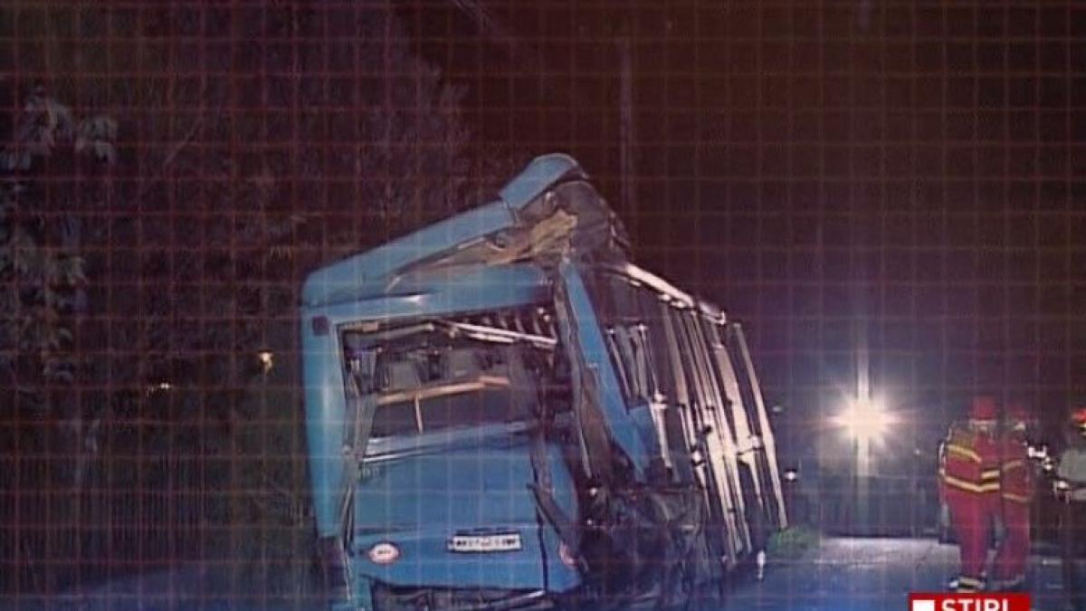 accident arges autozub fabrica raniti