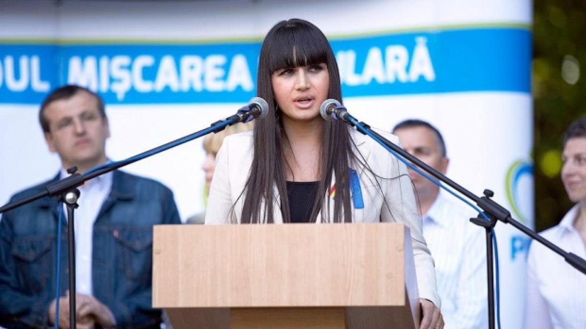 ce a aparut pe pagina de facebook a elenei basescu dupa ce presa a aflat ca divorteaza mesajul este