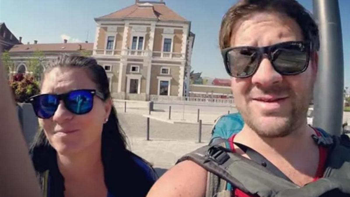reactia unui american la filmarea unui cuplu din sua care desfiinteaza romania dupa o vizita in cluj