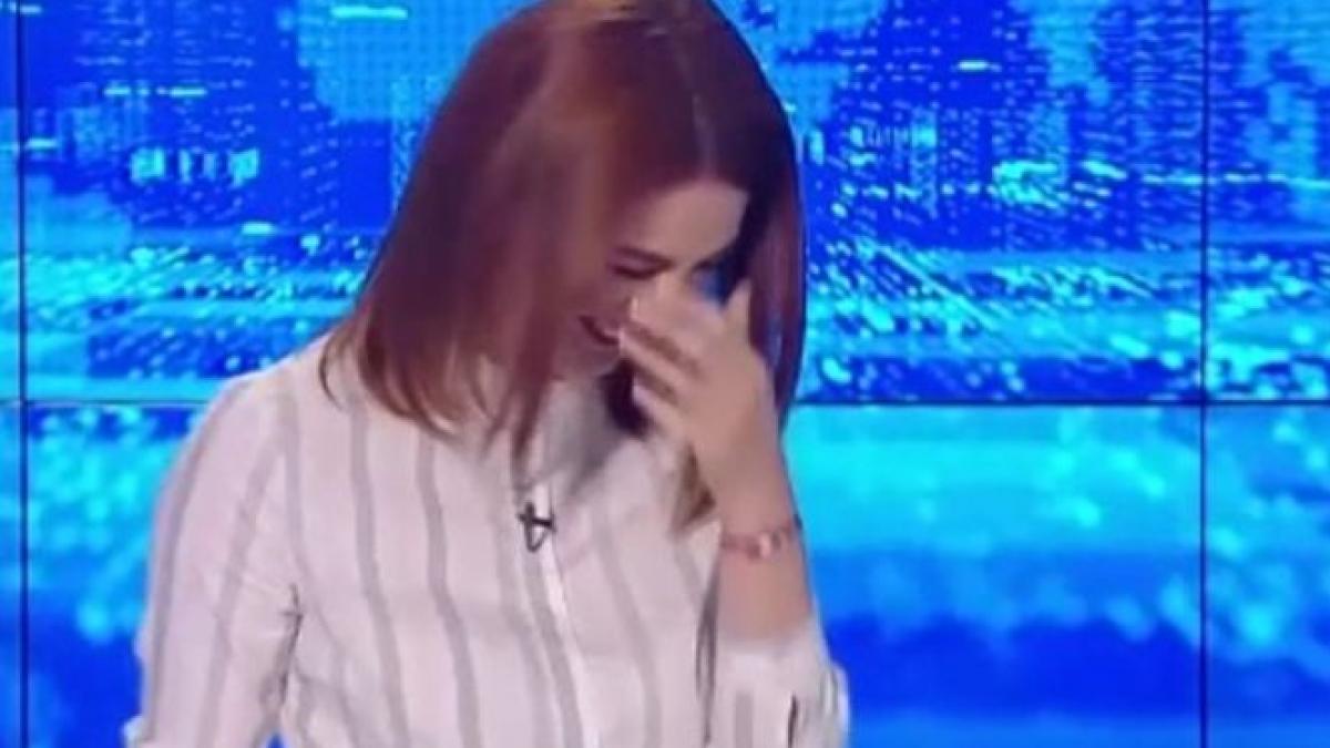 s a intamplat in direct prezentatoarea nu s a mai putut abtine si a izbucnit in ras ce se intampla