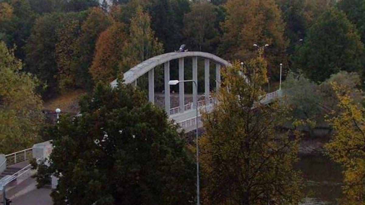au iesit sa se plimbe in parc cand au vazut ce se intampla au scos imediat aparatele de fotografiat