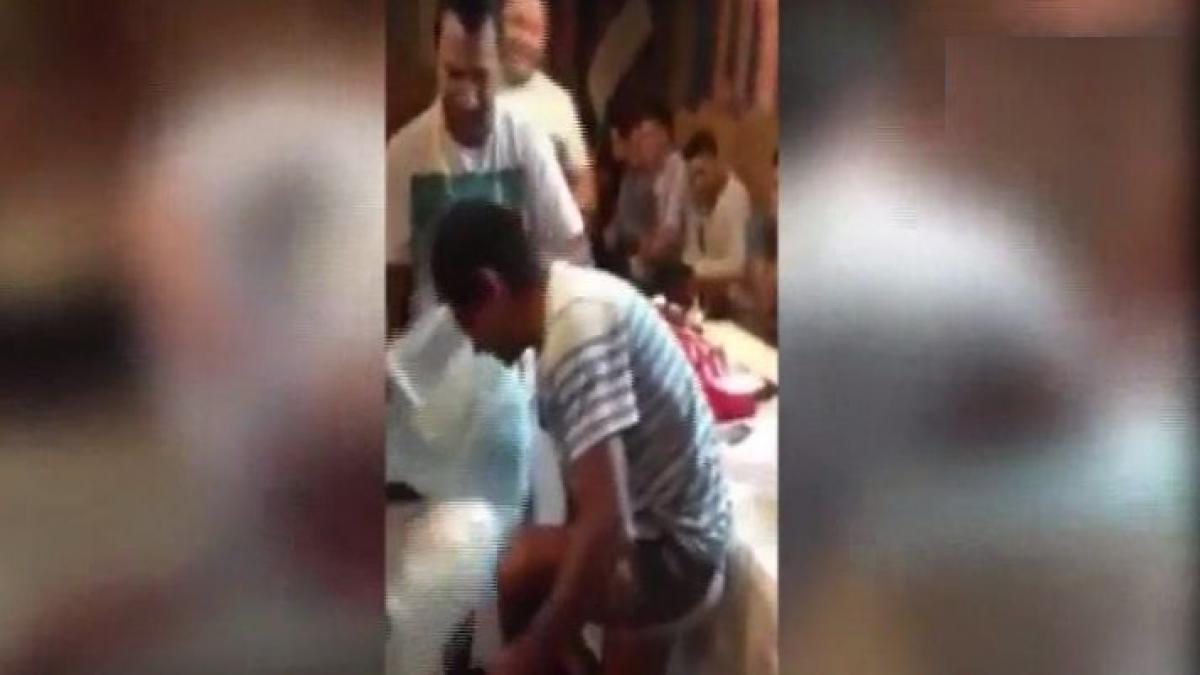 imagini scandaloase intr o biserica din romania enoriasii au izbucnit intr o criza de ras