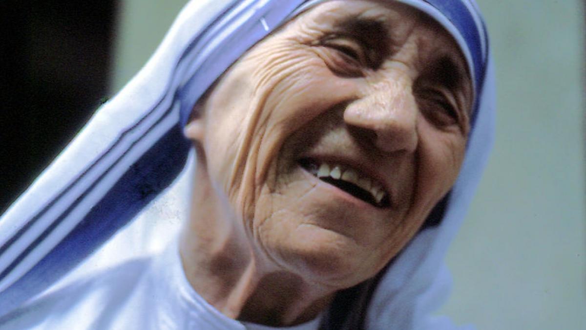 barbatul care a trait minunea maicii tereza sunt exemplul viu al milei si iubirii lui dumnezeu