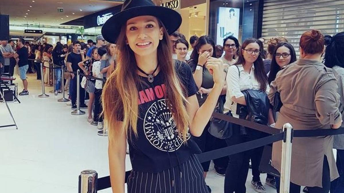 dana rogoz clipe de panica avion in drum spre germania